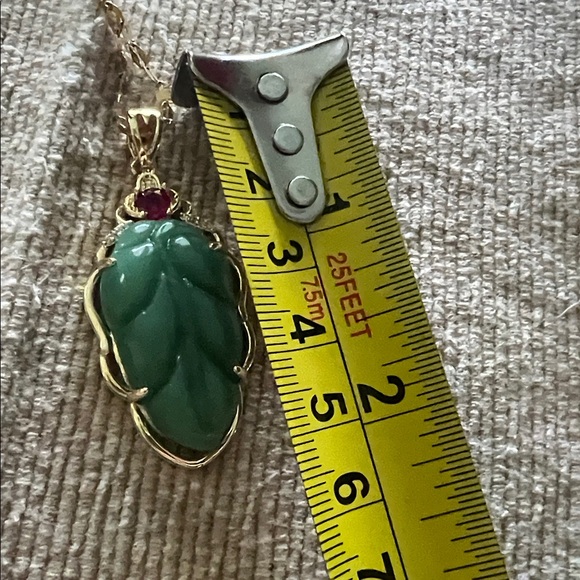 *071* Green and Gold Yellow Plated Leaf Pendant Necklace Adjustable”18 x16” in - Picture 4 of 6